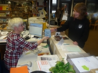 Bibliotheksleiterin Frau Christine Busch